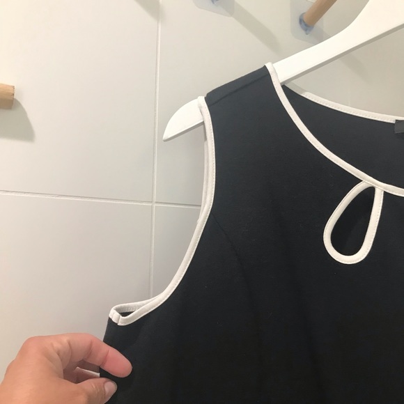 Talbots Scallop Keyhole Neck Jersey Sleeveless Top - Picture 5 of 11